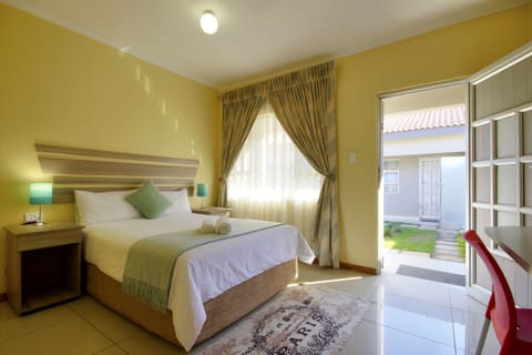 Superior Double Room, 1 Double Bed, Non Smoking, Garden View | Individually decorated, individually furnished, desk, laptop workspace