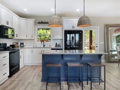 Little Bear - kitchen