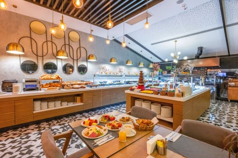 Free daily buffet breakfast