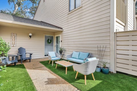 Front entrance with outside seating