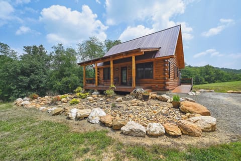 Willis Vacation Rental | 3BR | 2BA | 1,700 Sq Ft | Stairs to Enter