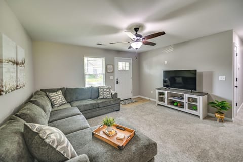 Dry Ridge Vacation Rental | 3BR | 2BA | 1 Entry Step | 1,150 Sq Ft