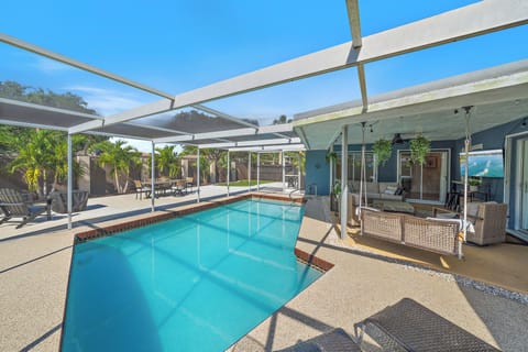 Welcome to Sea Pointe- Your dream vacation home in Sunny Sarasota!