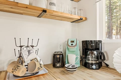 Coffee bar with a keurig and Mr Coffee maker. Coffee and creme supplied for your stay.