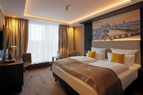 Comfort-Doppelzimmer Aussicht | Minibar, in-room safe, desk, blackout drapes