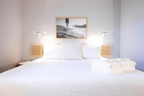 Master bedroom with king sized, highly rated 12" Zinus memory foam mattress