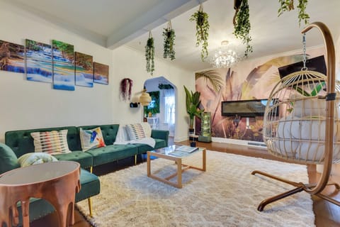 Niagara Falls Vacation Rental | 4BR | 1.5BA | 1,700 Sq Ft