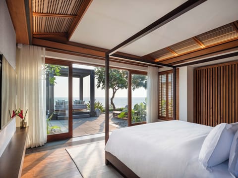 Penthouse, 2 Bedrooms, Oceanfront (Private Pool) | Premium bedding, minibar, in-room safe, individually decorated