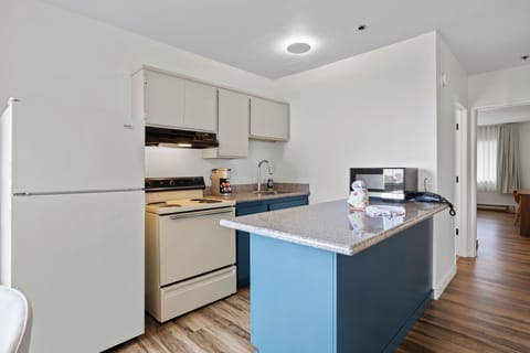 1 Bedroom Ocean View Suite | Private kitchen | Fridge, microwave, coffee/tea maker