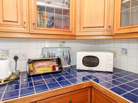 Fridge, dishwasher, electric kettle, toaster