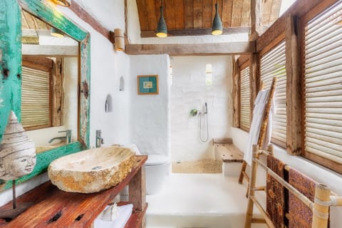 Sky View Upstairs | Bathroom | Hair dryer, bathrobes, slippers, towels