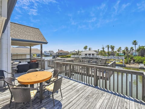 House (3 Bedrooms) | Property amenity