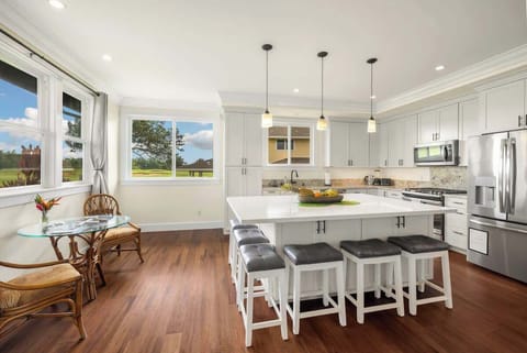 Kitchen with Plenty of Room for the Sous Chefs