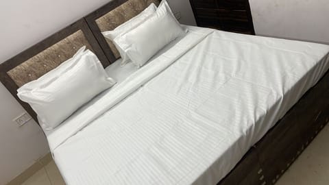 Deluxe Room | 1 bedroom, free WiFi