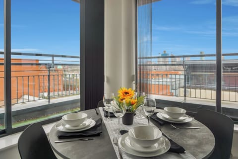Apartment | Dining