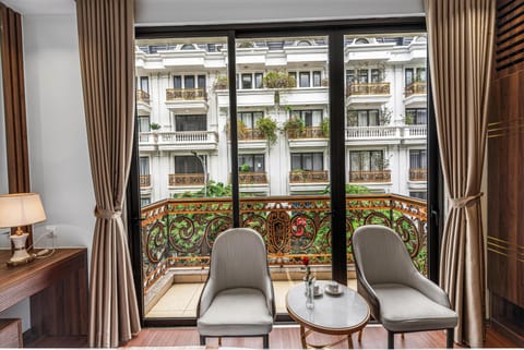 Luxury Triple Room, Balcony, City View | City view