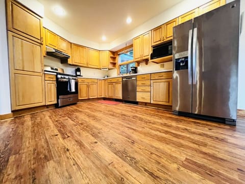 Kitchen - Main Floor