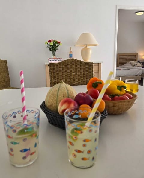 Apartment, 2 Bedrooms (4/6 people) | Living area | 40-cm flat-screen TV with digital channels
