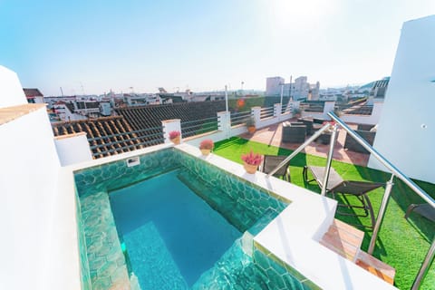Rooftop pool