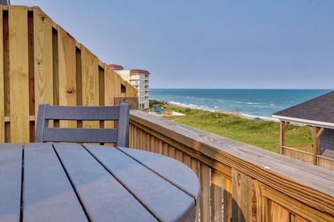 Beautiful ocean views from the deck