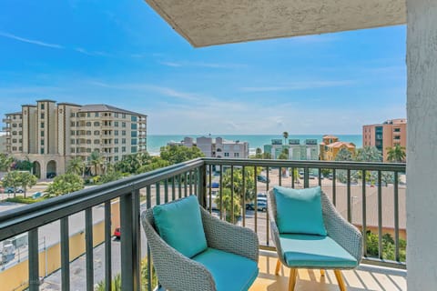 SW Corner XL balcony with Gulf View