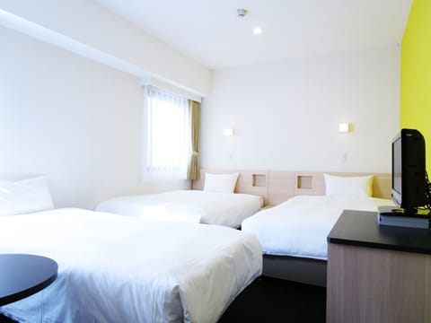 Desk, blackout drapes, free WiFi, bed sheets