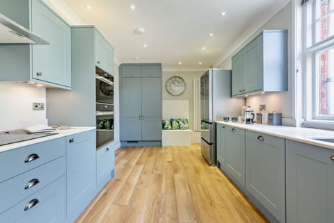 Fosseside House Kitchen - StayCotswold