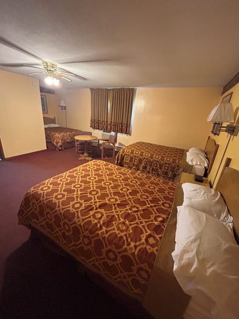 Triple Room | Desk, laptop workspace, rollaway beds, free WiFi