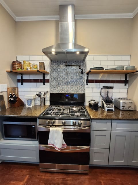 Full service Kitchen