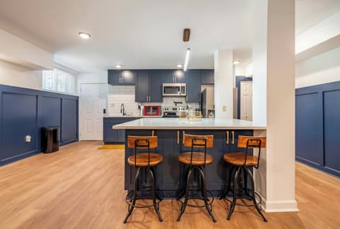 This Island is to die for! With so much space, everyone can gather around.