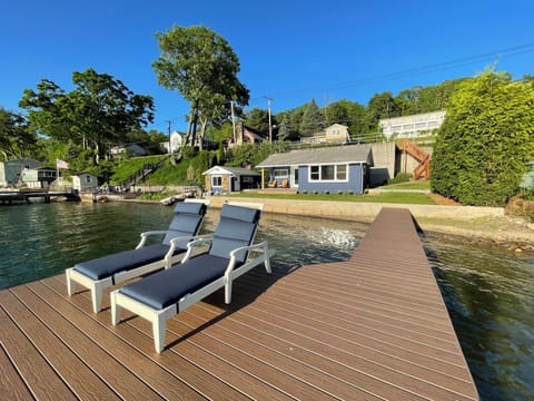 Sunbathing & Swim Dock