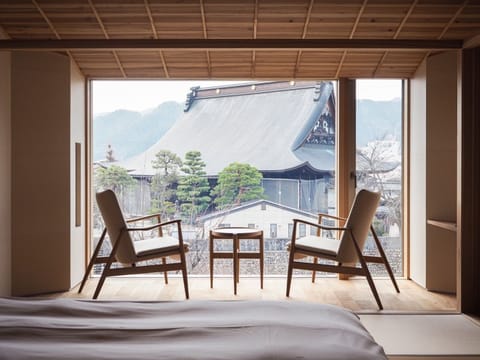 Kangeturo-Twin room | Free minibar, in-room safe, desk, laptop workspace