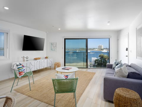 Living room w/ bay views and smart TV