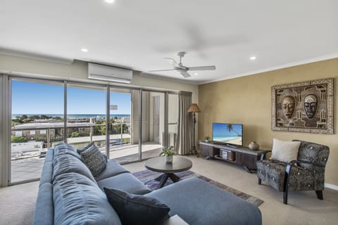 2 Bedroom Ocean View - Level 3 and 4 | Iron/ironing board, rollaway beds (surcharge), WiFi (free)
