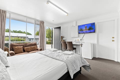 Double Room | Laptop workspace, soundproofing, iron/ironing board (on request)