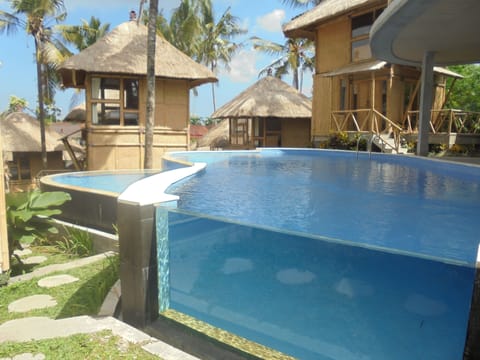 2 outdoor pools