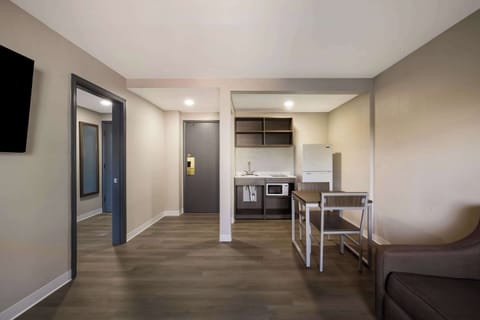 Suite, 1 King Bed with Sofa bed, Non Smoking | Private kitchenette