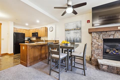 Dining Area - Mountain Thunder Lodge 5104 - Breckenridge Vacation Rental