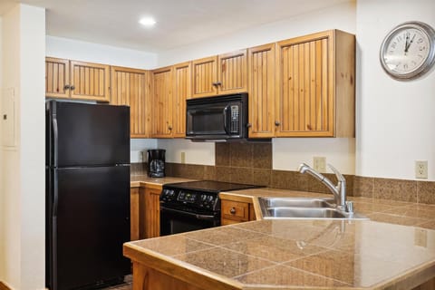 Kitchen - Mountain Thunder Lodge 5104 - Breckenridge Vacation Rental