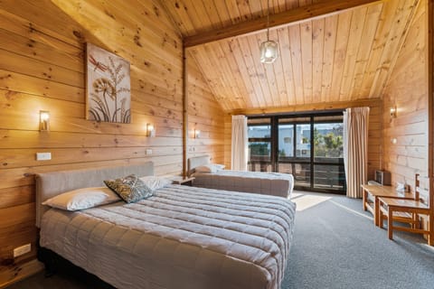 Twin Room | Iron/ironing board (on request), WiFi (free), bed sheets