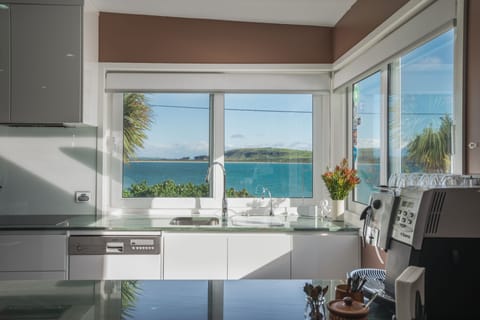 Free daily cooked-to-order breakfast