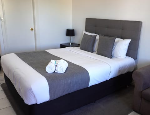 Standard Studio, Non Smoking, Kitchen | Iron/ironing board, free WiFi, bed sheets