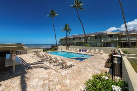 Beautiful common area with ocean views