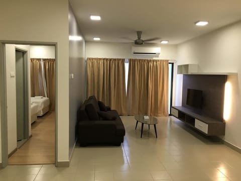 Apartment | Living room | Flat-screen TV