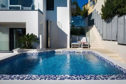 Holiday Home Swimming Pool