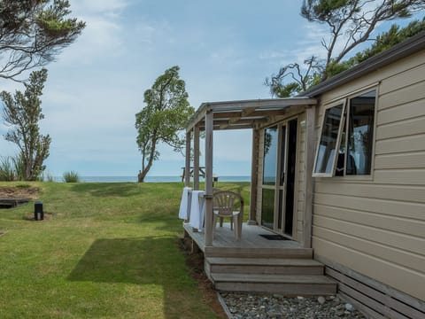 Standard Studio, Kitchenette, Ocean View | Iron/ironing board (on request), WiFi (free)