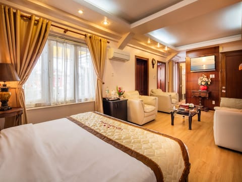 VIP Room | 1 bedroom, memory foam beds, free minibar items, in-room safe