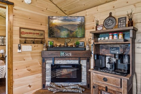 Year round fireplace ideal for chilly mountain mornings!