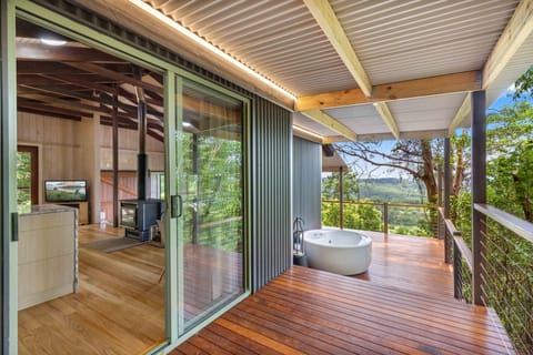 The Studio Treehouse (Require all wheel drive car to access) | Terrace/patio