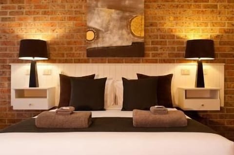 Rollaway beds, free WiFi, bed sheets
